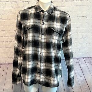 Woolrich Plaid Flannel Black & White Buffalo Check Button Up